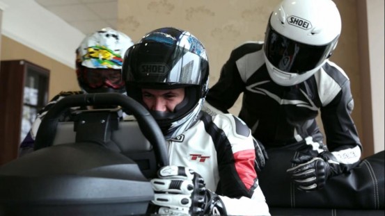 Video_no_talking_-_KOLOS_iPad_racing_wheel_-_snapshot53_gvjocd