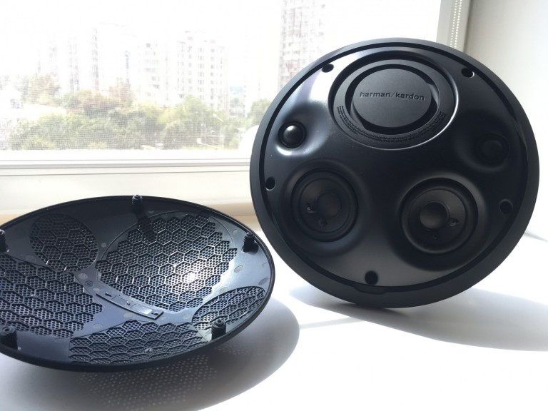 Как включить флешку на колонке harman kardon