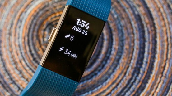 Fitbit Charge 2 - многообещающий фитнес 